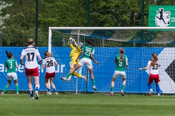 Bild 310 - wBJ Hamburger SV - SV Werder Bremen : Ergebnis : 1:3